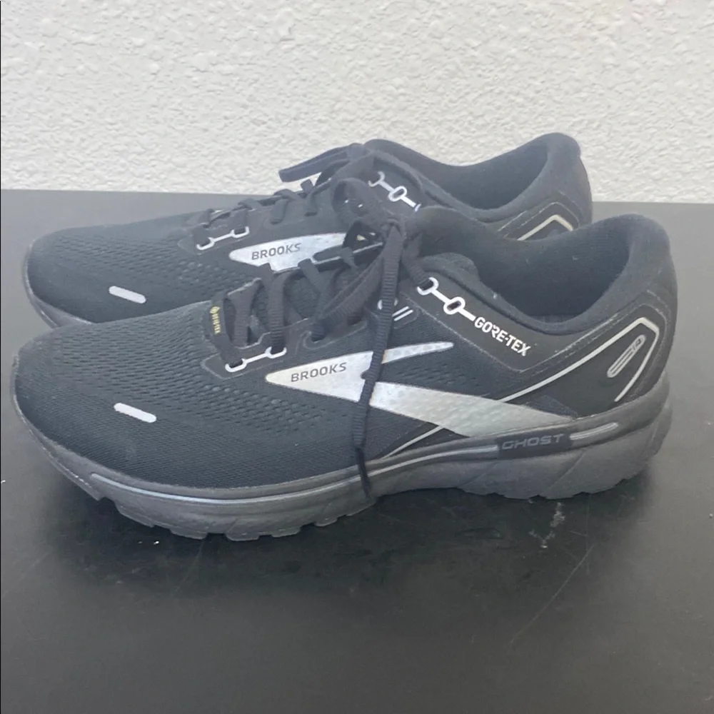 BROOKS MEN'S GHOST 14 GTX size 111 men